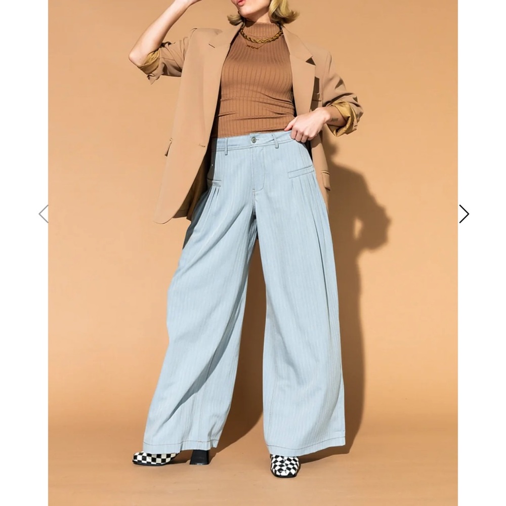 Dressed in LaLa light weight Jean Trousers size M